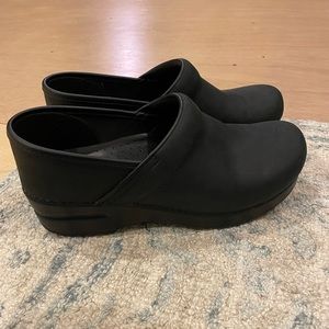Black size 38 Danskos